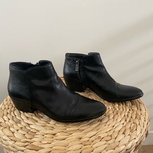 Sam Edelman Black Petty Booties sz 9